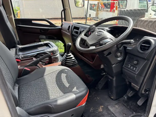 日野 レンジャー 2KG-FC2ABA(2WD)の写真36
