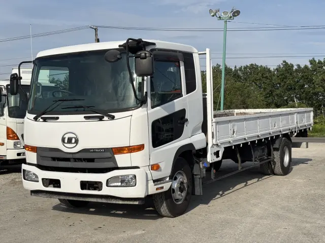 ＵＤ コンドル TKG-MK38L(2WD)の写真1