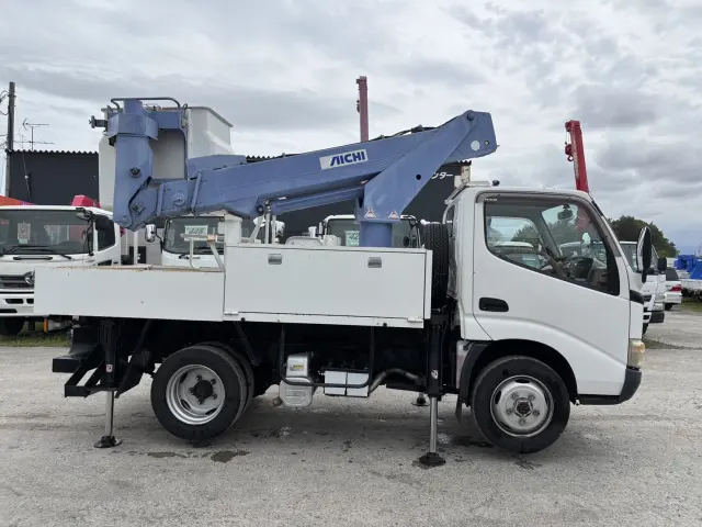 日野 デュトロ PB-XZU368M(4WD)の写真4