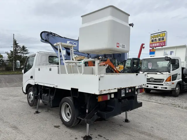 日野 デュトロ PB-XZU368M(4WD)の写真7