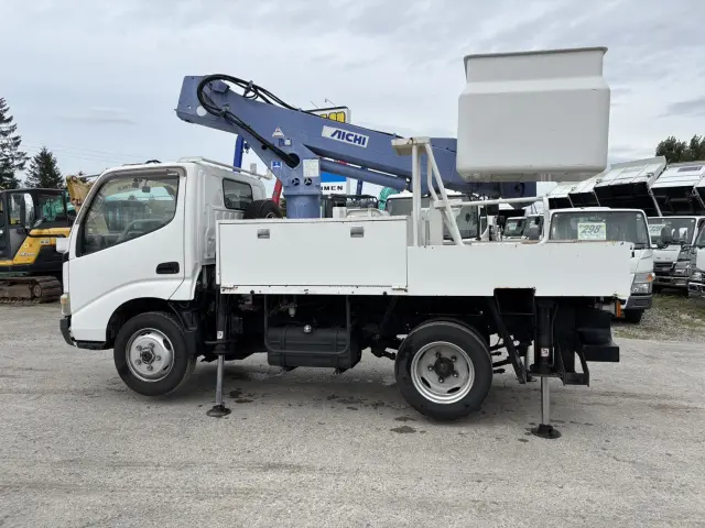日野 デュトロ PB-XZU368M(4WD)の写真8