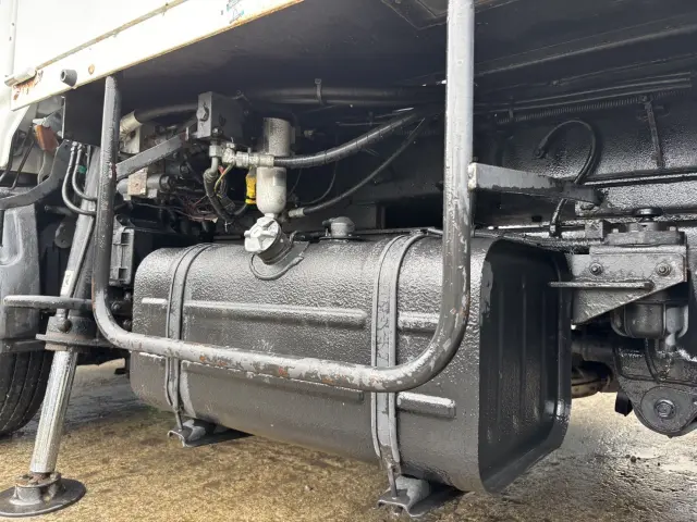 日野 デュトロ PB-XZU368M(4WD)の写真37