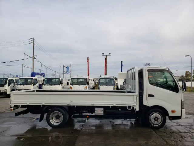 トヨタ ダイナ 2RG-XZU710(2WD)の写真4