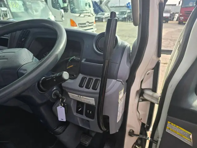 三菱 キャンター TKG-FBA20(2WD)の写真31