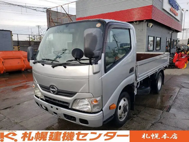日野 デュトロ SKG-XZU675M(4WD)の写真1