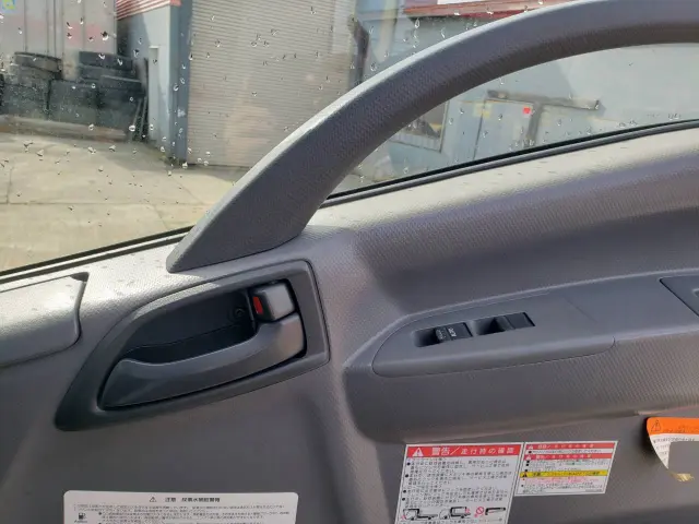 いすゞ フォワード 2RG-FRR90S2(2WD)の写真30