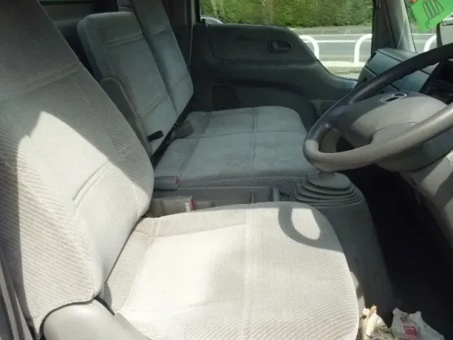 マツダ タイタン KK-WH68G(2WD)の写真4