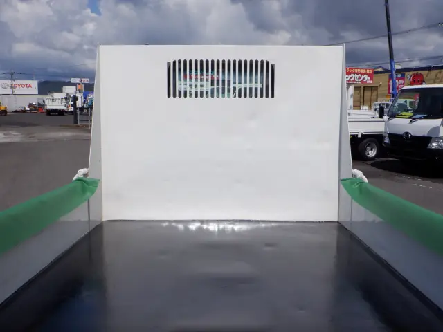 いすゞ エルフ TKG-NJR85AD(2WD)の写真7