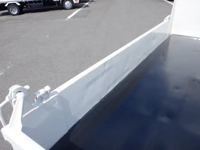 いすゞ エルフ TKG-NJR85AD(2WD)の写真9