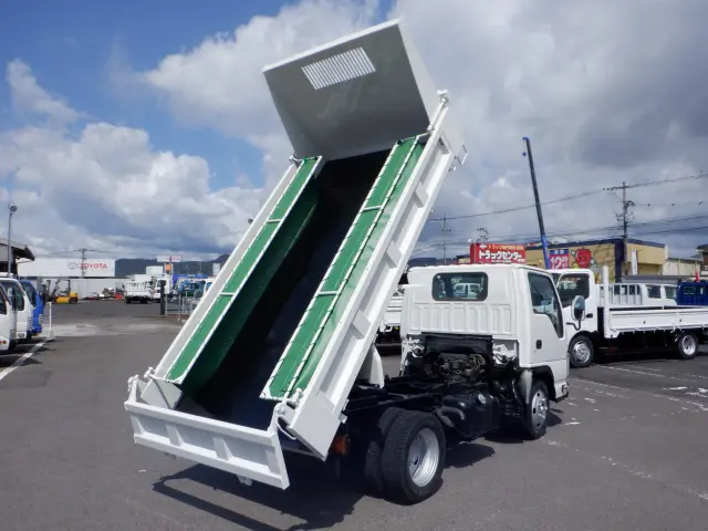 いすゞ エルフ TKG-NJR85AD(2WD)の写真15