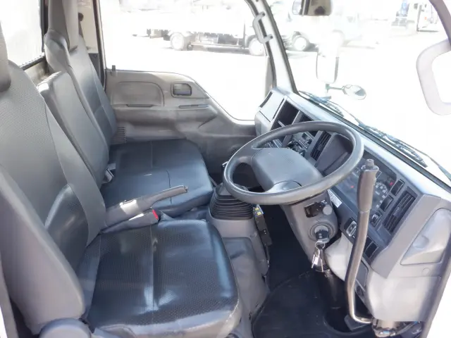 いすゞ エルフ TKG-NJR85AD(2WD)の写真39