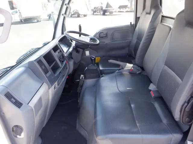 いすゞ エルフ TKG-NJR85AD(2WD)の写真40