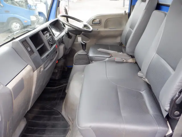 いすゞ エルフ TKG-NJR85AD(2WD)の写真39