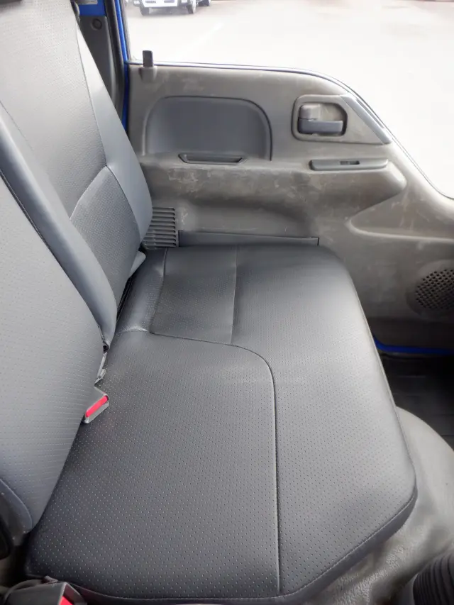 いすゞ エルフ TKG-NJR85AD(2WD)の写真40