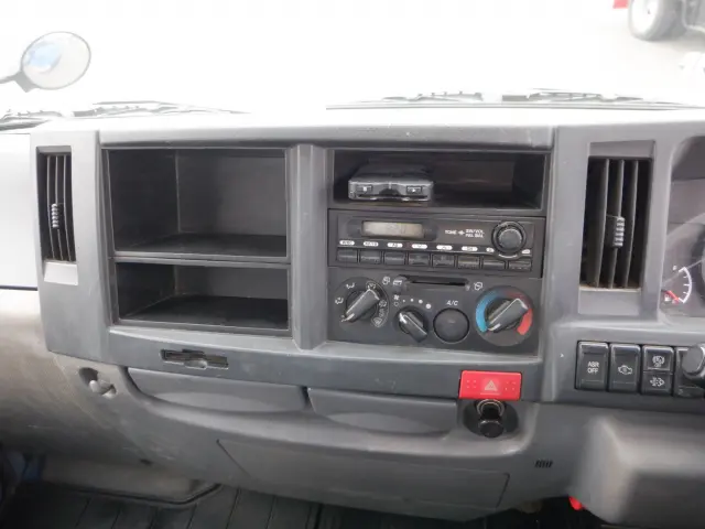 いすゞ エルフ TKG-NJR85AD(2WD)の写真44