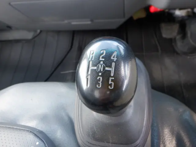 いすゞ エルフ TKG-NJR85AN(2WD)の写真44