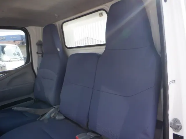 三菱 キャンター PDG-FE71DD(2WD)の写真36