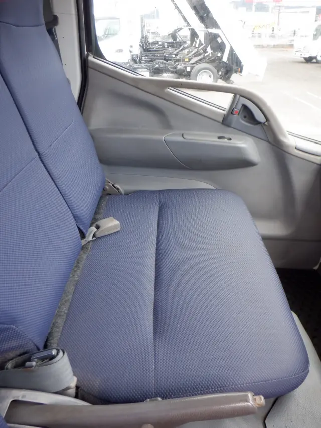 三菱 キャンター PDG-FE71DD(2WD)の写真39