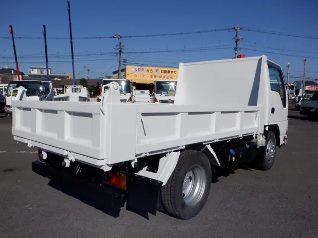 いすゞ エルフ 2RG-NKR88AD(2WD)の写真2