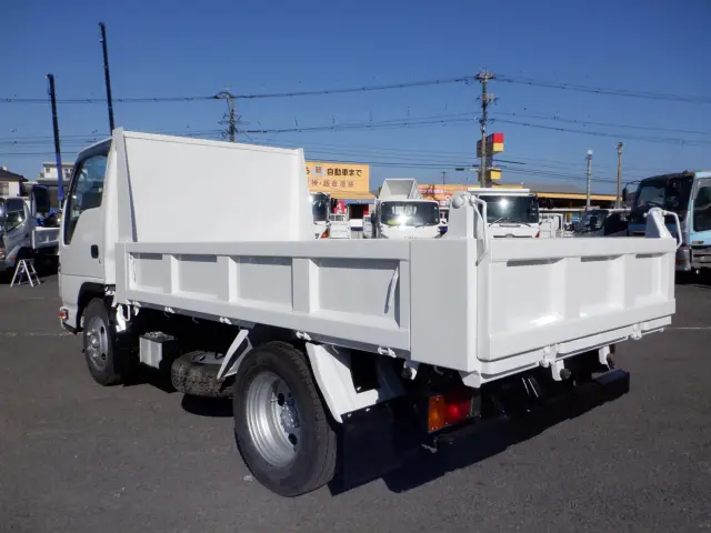 いすゞ エルフ 2RG-NKR88AD(2WD)の写真6