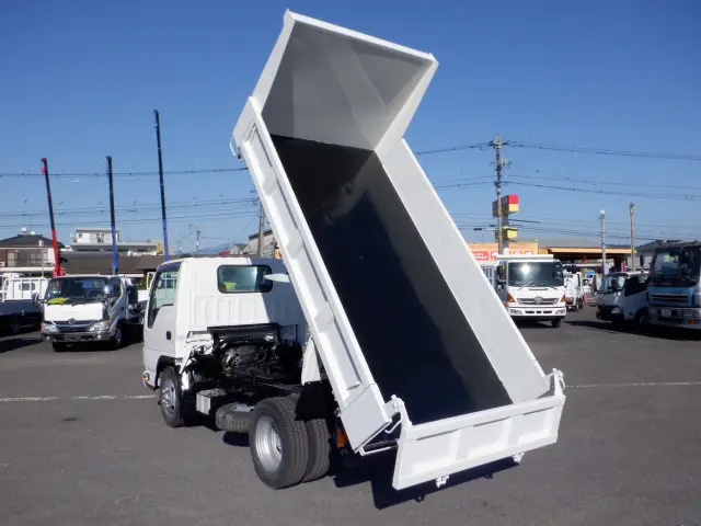 いすゞ エルフ 2RG-NKR88AD(2WD)の写真17