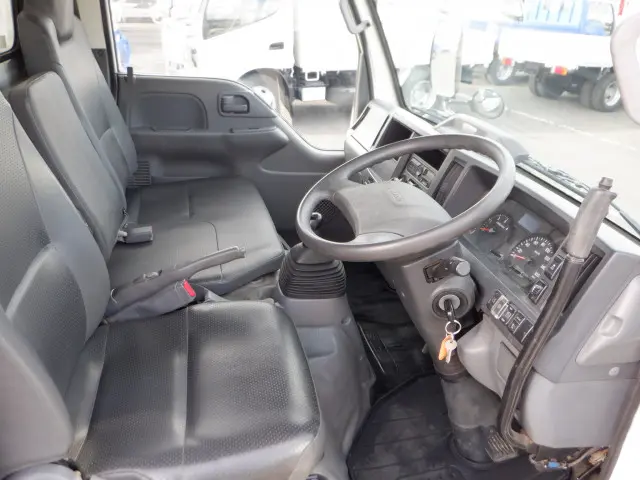 いすゞ エルフ 2RG-NKR88AD(2WD)の写真37