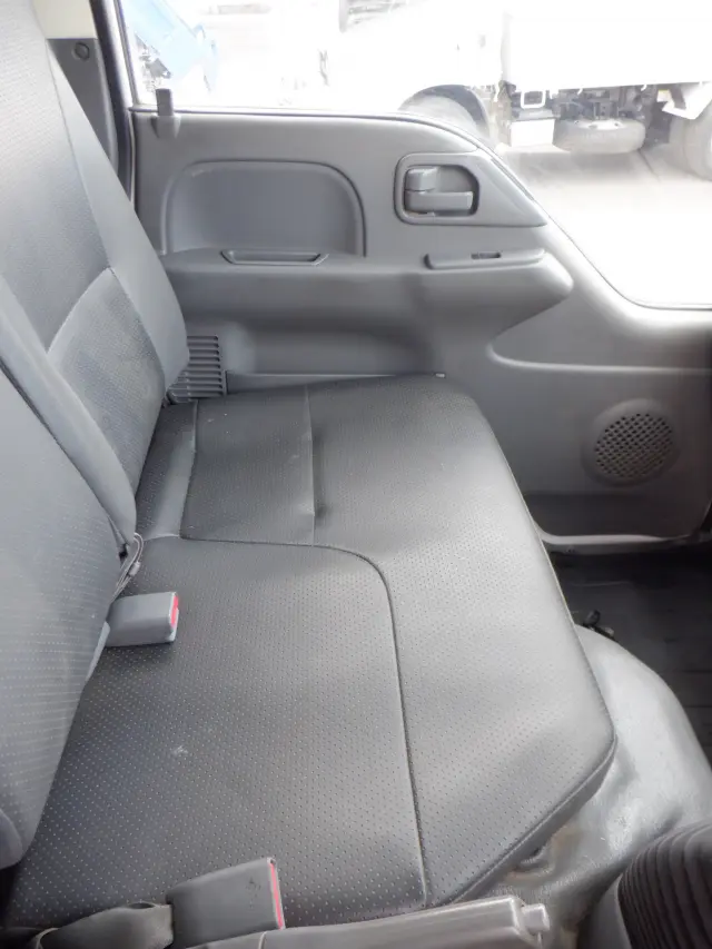 いすゞ エルフ 2RG-NKR88AD(2WD)の写真39