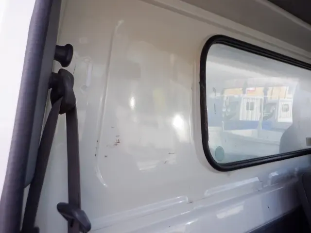 いすゞ エルフ 2RG-NKR88AD(2WD)の写真40