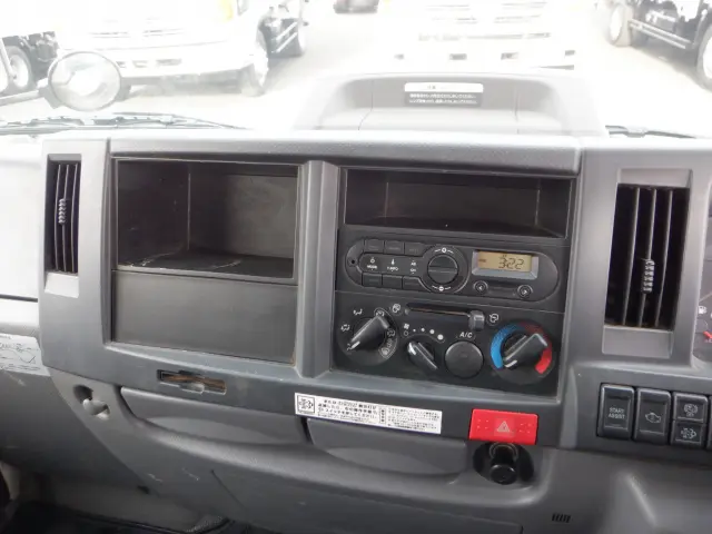 いすゞ エルフ 2RG-NKR88AD(2WD)の写真43