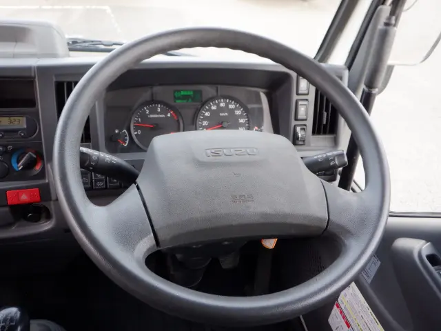 いすゞ エルフ 2RG-NKR88AD(2WD)の写真46