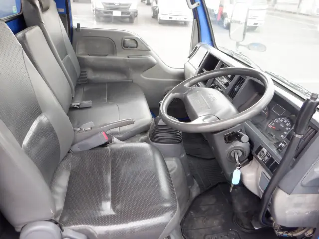 いすゞ エルフ TKG-NKR85AD(2WD)の写真30