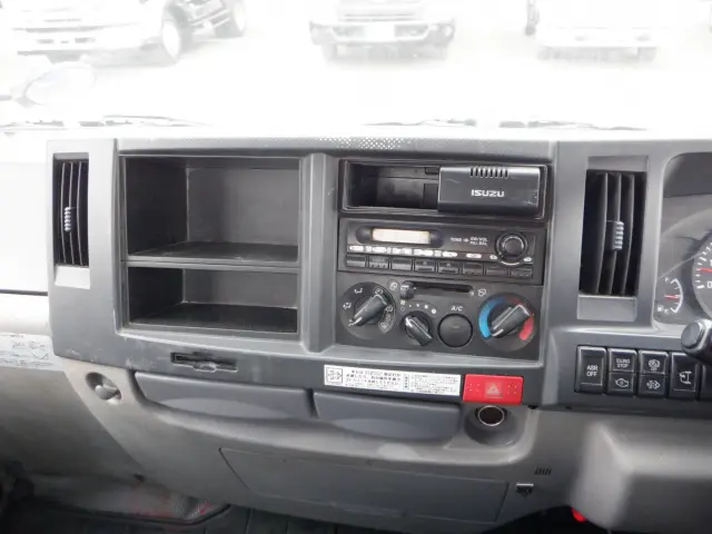いすゞ エルフ TKG-NKR85AD(2WD)の写真37