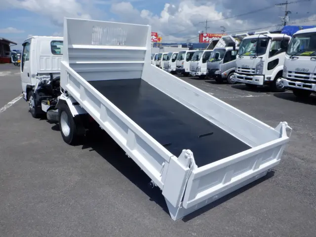 いすゞ エルフ TKG-NKR85AN(2WD)の写真6