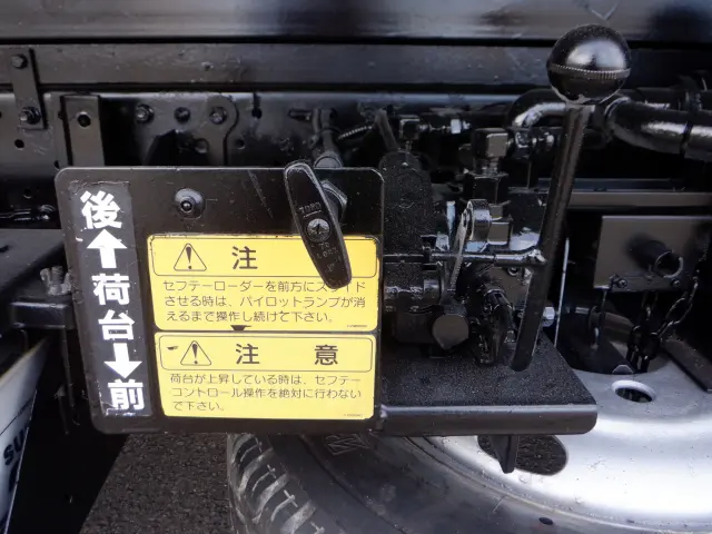 いすゞ エルフ TKG-NKR85AN(2WD)の写真21