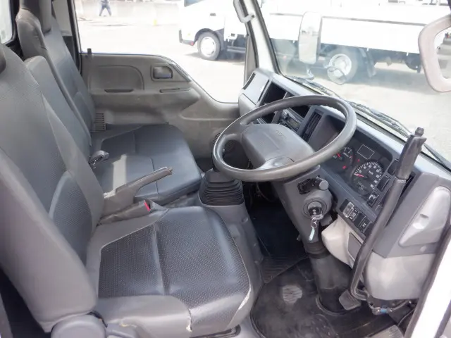 いすゞ エルフ TKG-NKR85AN(2WD)の写真40