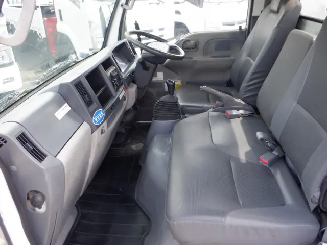 いすゞ エルフ TKG-NKR85AN(2WD)の写真42