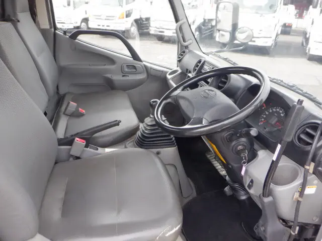 日野 デュトロ TKG-XZU620T(2WD)の写真42