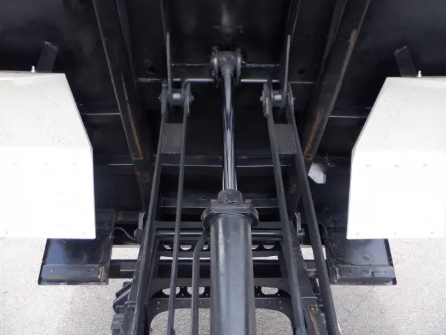 いすゞ フォワード TKG-FRR90S1(2WD)の写真21