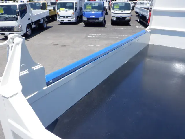 日野 レンジャー 2KG-FC2ABA(2WD)の写真9