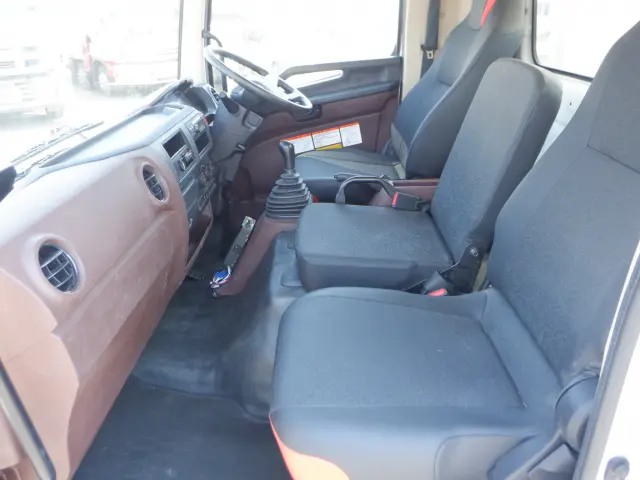 日野 レンジャー 2KG-FC2ABA(2WD)の写真38