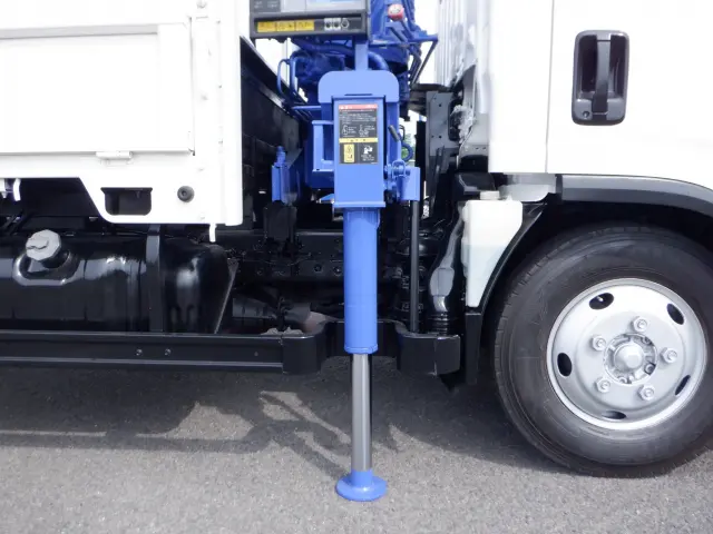 いすゞ エルフ TKG-NMR85AR(2WD)の写真17