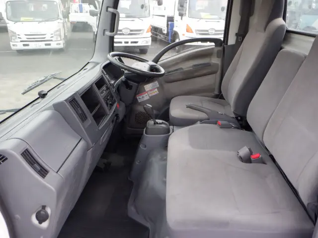 いすゞ エルフ TKG-NMR85AR(2WD)の写真40