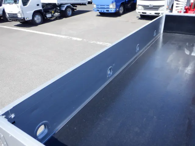 いすゞ エルフ TRG-NPR85AR(2WD)の写真8