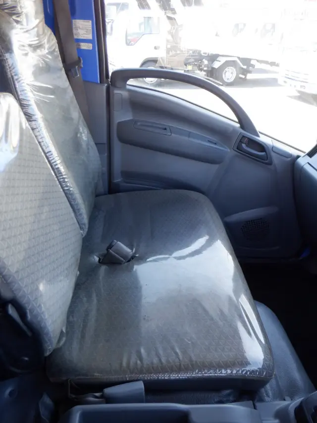 いすゞ エルフ TRG-NPR85AR(2WD)の写真36