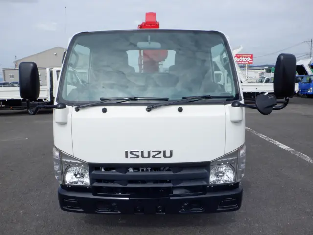 いすゞ エルフ BDG-NKR85R(2WD)の写真4