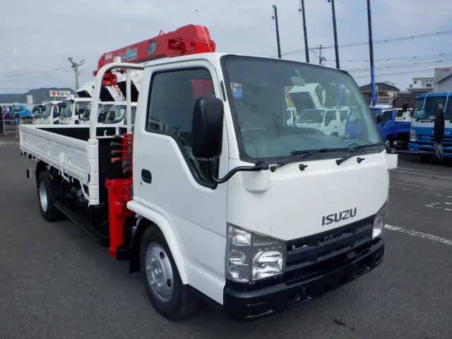 いすゞ エルフ BDG-NKR85R(2WD)の写真5