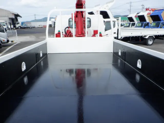 いすゞ エルフ BDG-NKR85R(2WD)の写真13