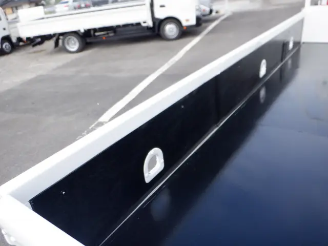 いすゞ エルフ BDG-NKR85R(2WD)の写真14