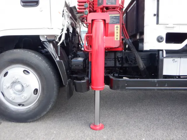 いすゞ エルフ BDG-NKR85R(2WD)の写真18