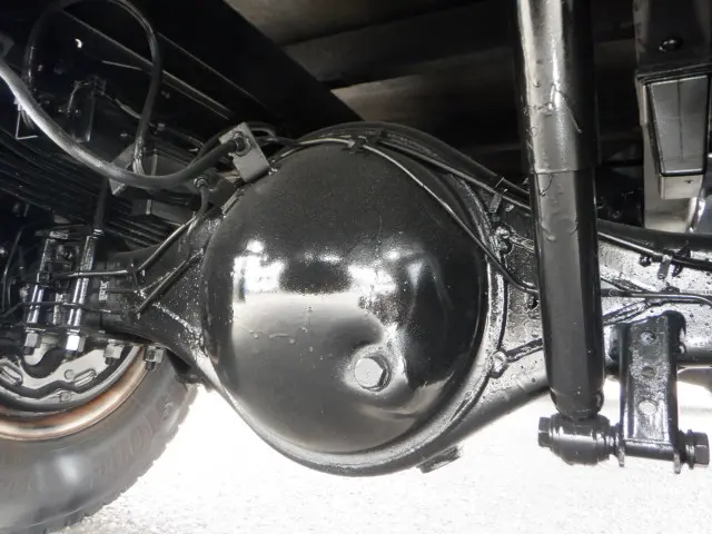 いすゞ エルフ BDG-NKR85R(2WD)の写真24